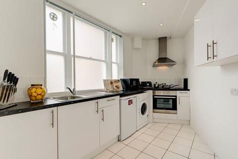 2 bedroom apartment to rent, Hill Street W1J