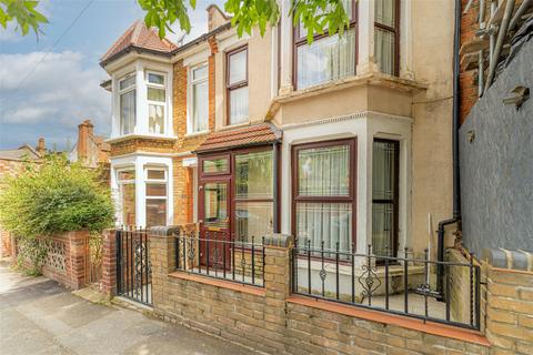 3 bedroom terraced house for sale - Melville Road, London E17
