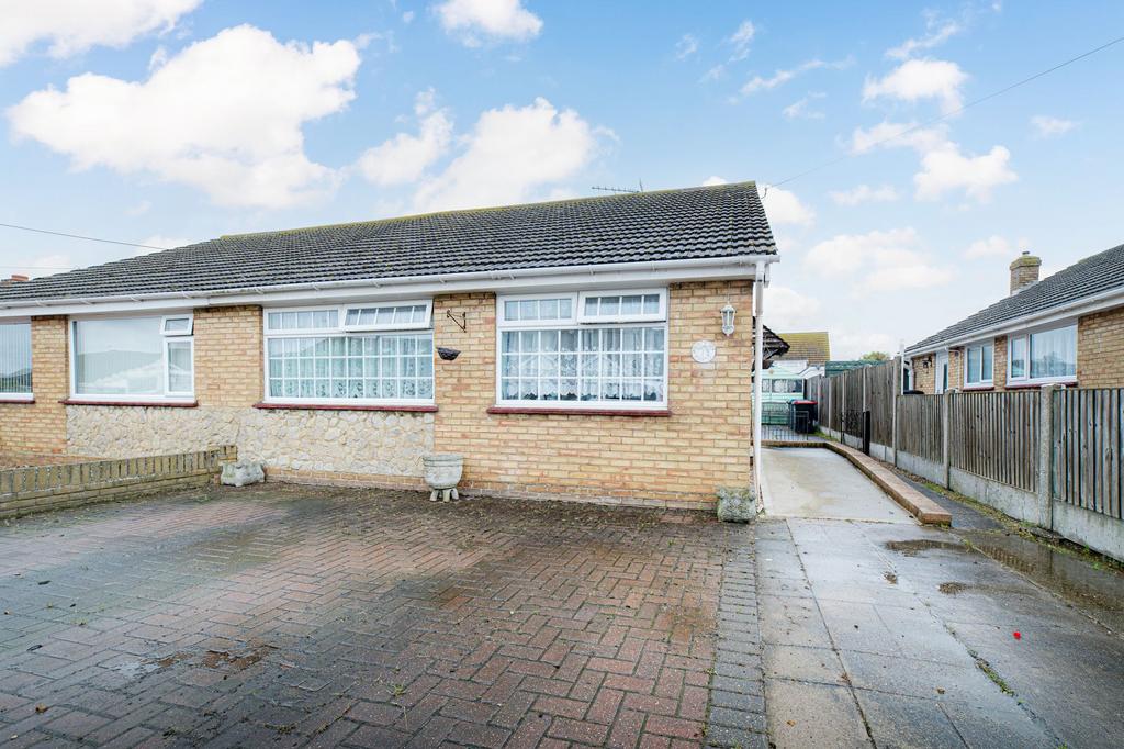 Eden Road, Seasalter, CT5 2 bed semidetached bungalow for sale £350,000