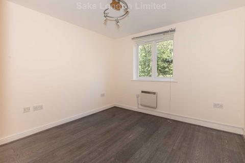 2 bedroom flat for sale, Worcester Road, Sutton SM2