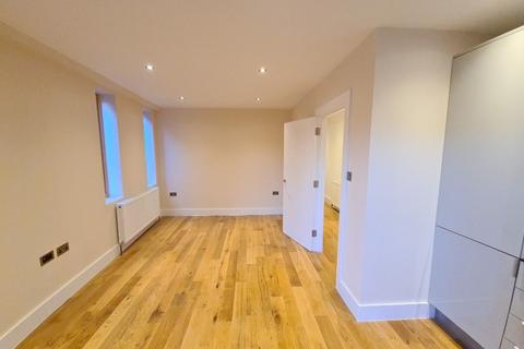 1 bedroom flat to rent, High Street South, Dunstable, LU6