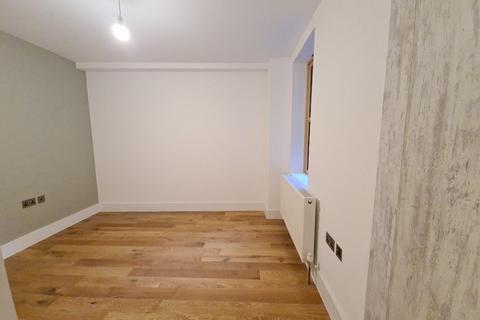 1 bedroom flat to rent, High Street South, Dunstable, LU6