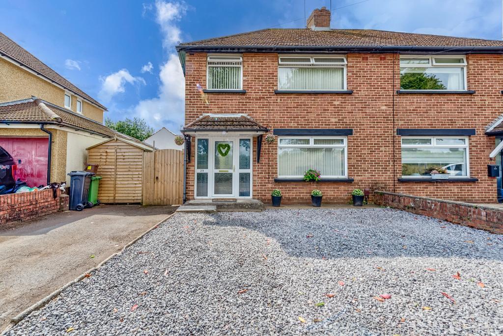Clovelly Crescent, Llanrumney, Cardiff. CF3 3 bed semidetached house