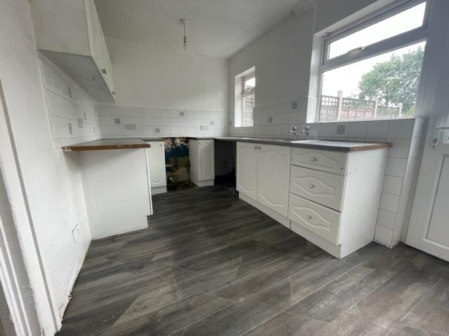 105 Round Road kitchen