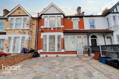 14 Oakwood Gardens, Ilford, IG3 9TY