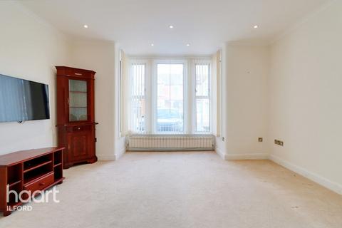 14 Oakwood Gardens, Ilford, IG3 9TY
