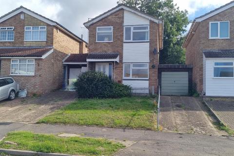 15 Ash Grove, Northampton, NN2 8DG