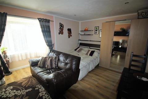 Studio to rent, Bradman Row, Pavilion Way, Edgware, Greater London, HA8
