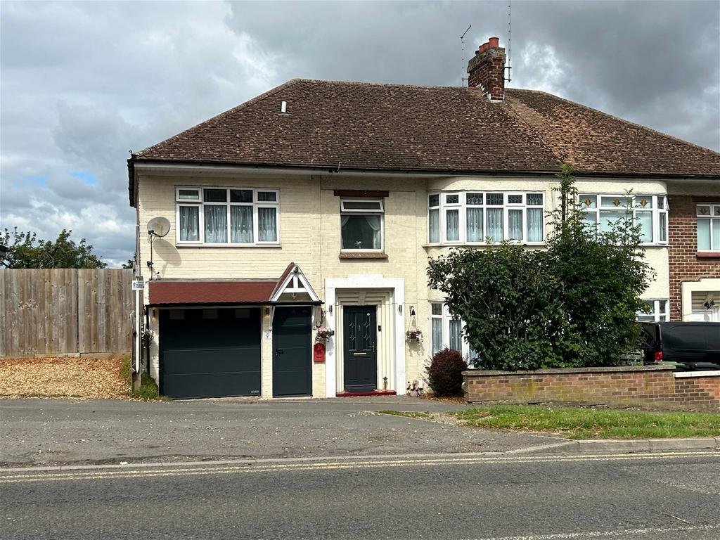 Higham Road, Rushden 4 bed semidetached house for sale £355,000