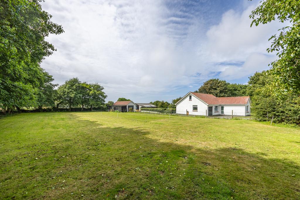 Les Nouettes, Forest, Guernsey 3 bed detached house for sale £975,000
