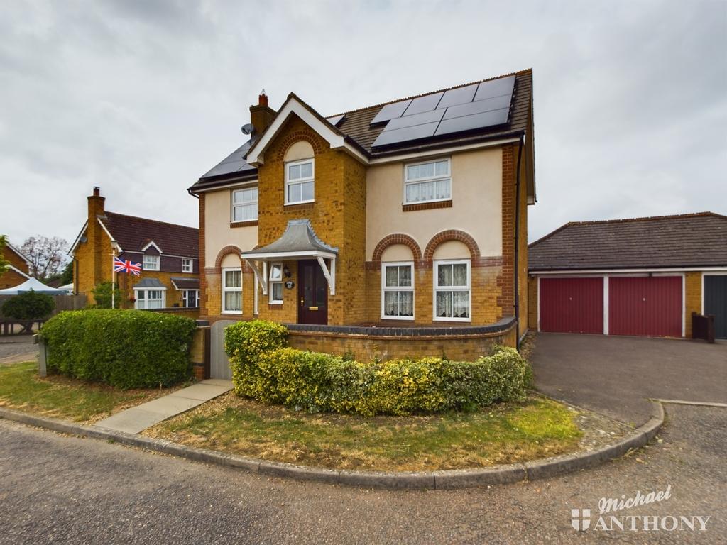 Robin Close, Aylesbury 4 bed detached house for sale £590,000