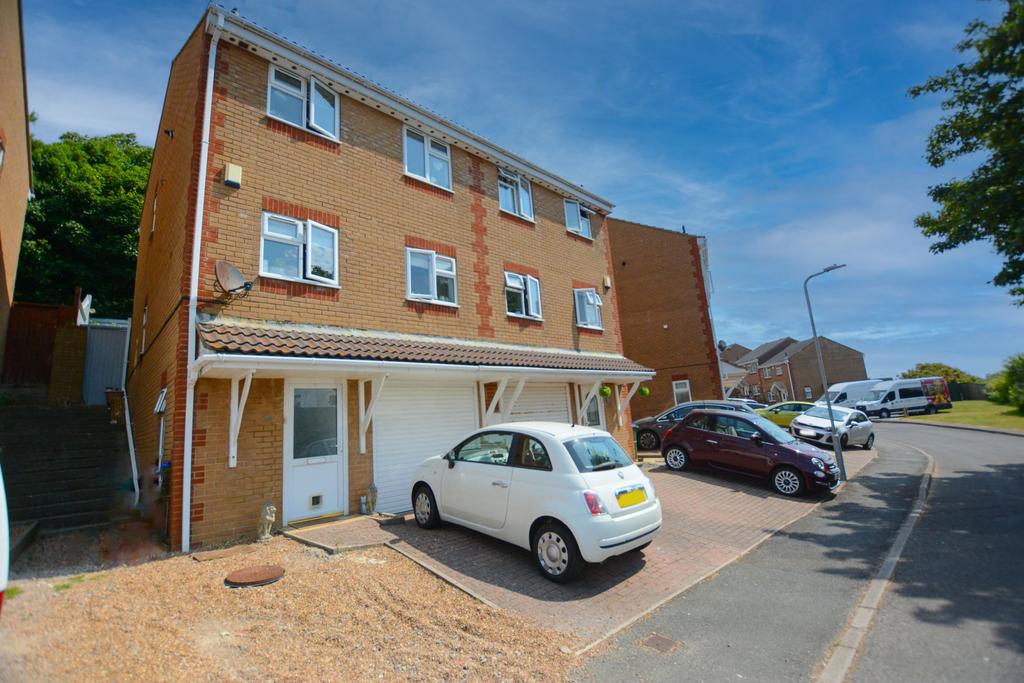 Newhaven BN9 3 bed semidetached house for sale £345,000