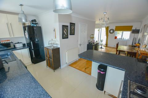 20 Badgers Close, Newhaven, BN9 9DE