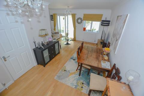20 Badgers Close, Newhaven, BN9 9DE