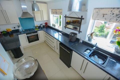 20 Badgers Close, Newhaven, BN9 9DE