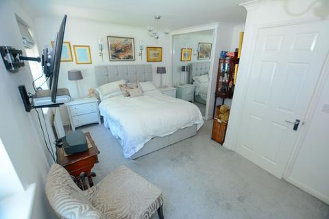 20 Badgers Close, Newhaven, BN9 9DE