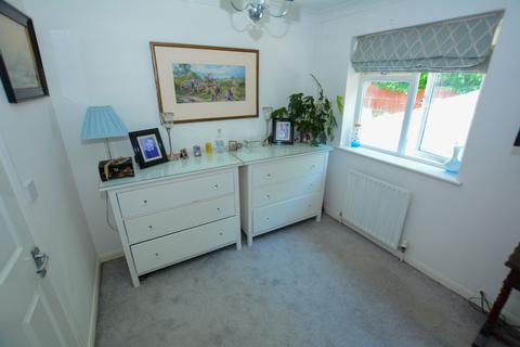 20 Badgers Close, Newhaven, BN9 9DE