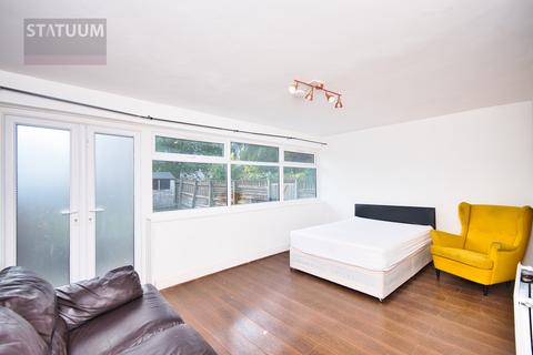 4 bedroom maisonette to rent, Vernon Road, Roman Road, Bow, London, E3