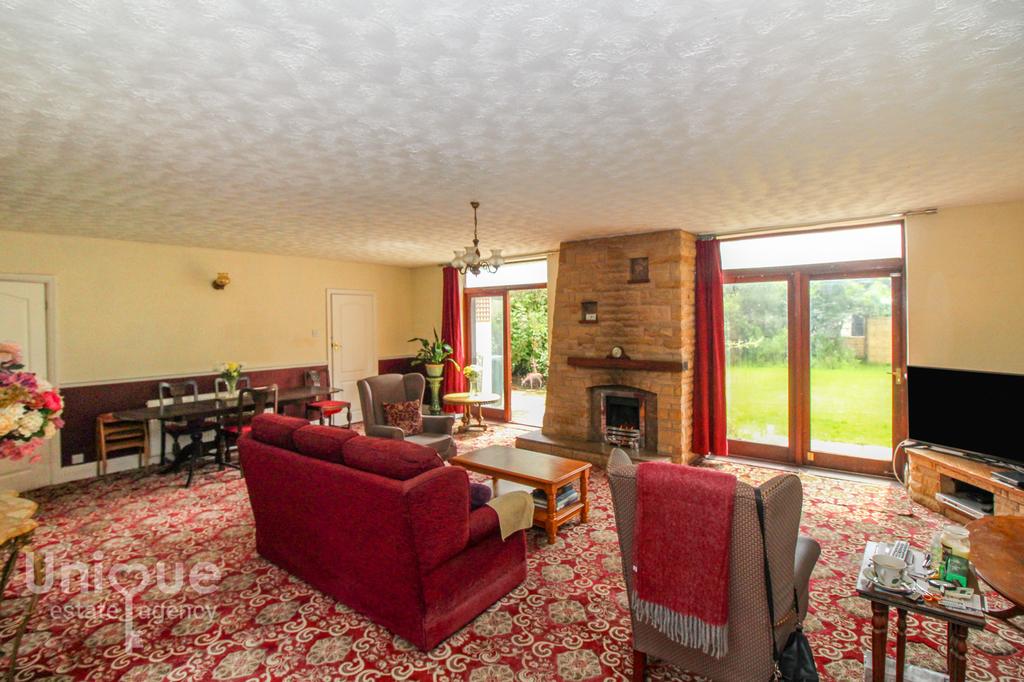 Division Lane, Blackpool, FY4 5 bed detached house for sale £350,000