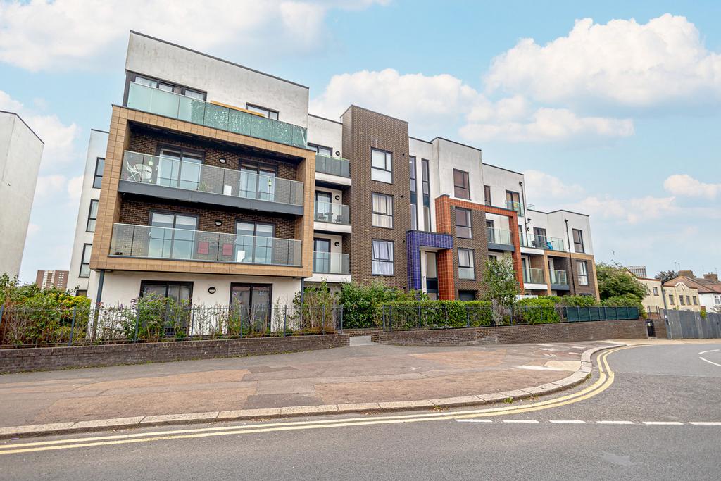 Sutton Road, Southendonsea, SS2 2 bed flat for sale £220,000