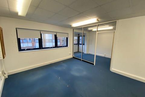 Office to rent, SF Unit 2 Viceroy House, Mountbatten Business Centre, Southampton, SO15 1HY