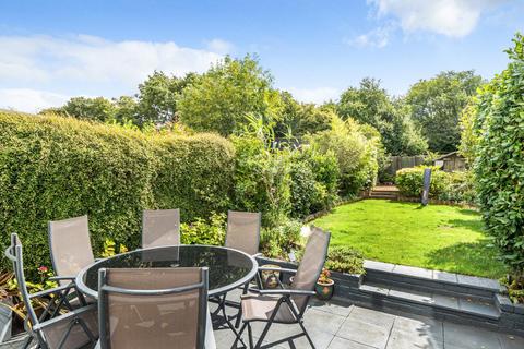 216 Langley Way, West Wickham, BR4 0DU