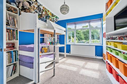 216 Langley Way, West Wickham, BR4 0DU