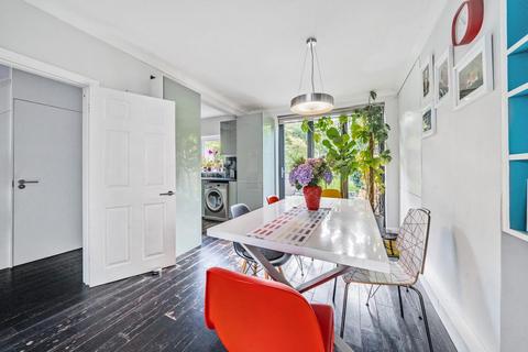 216 Langley Way, West Wickham, BR4 0DU
