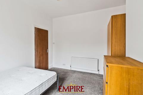 1 bedroom in a house share to rent, South Road, Erdington, Birmingham, B23 6EJ