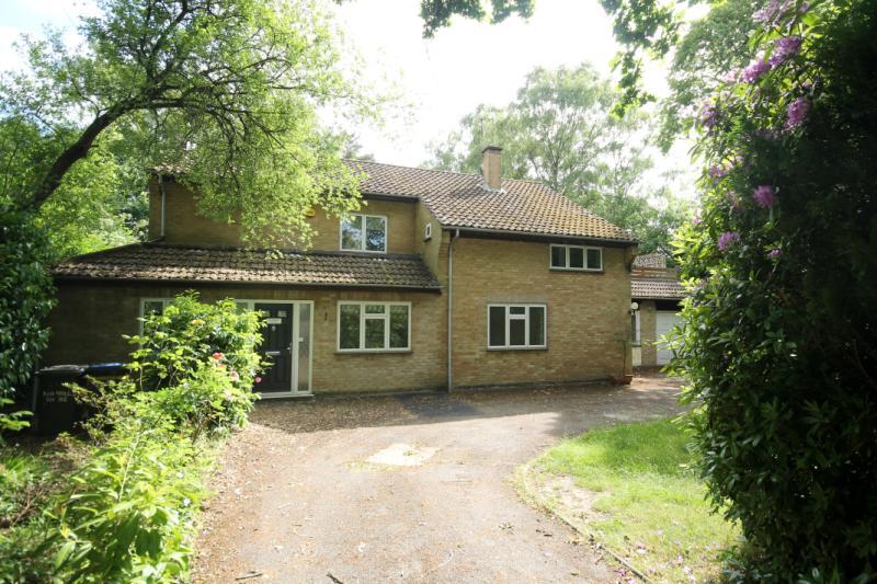 christchurch-road-virginia-water-4-bed-detached-house-4-500-pcm