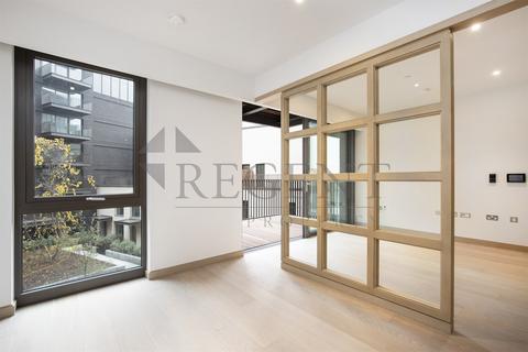 Studio to rent, Legacy Building, Viaduct Gardens, SW11