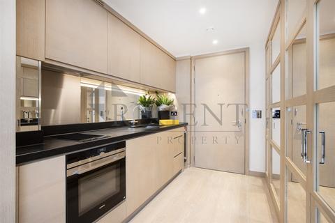 Studio to rent, Legacy Building, Viaduct Gardens, SW11