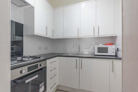 1 bedroom flat to rent, 2197L Gorgie Road, Edinburgh, EH11 1TX