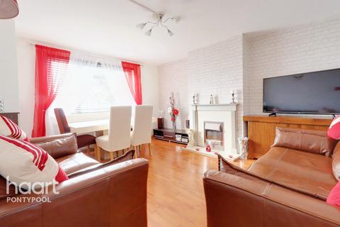 2 bedroom flat for sale, Upland Drive, Pontypool