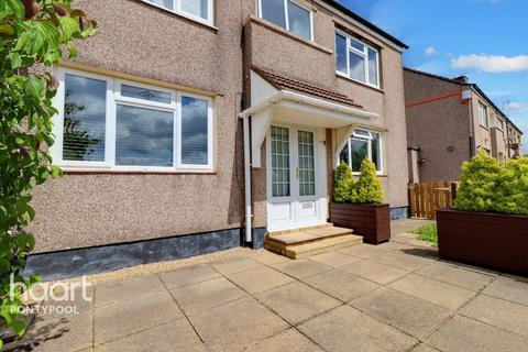 2 bedroom flat for sale, Upland Drive, Pontypool