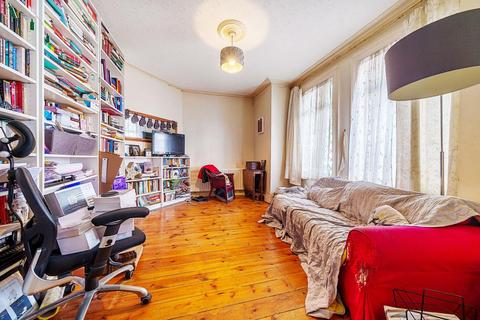 2 bedroom maisonette for sale - Salterford Road, Tooting