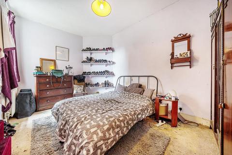 2 bedroom maisonette for sale - Salterford Road, Tooting