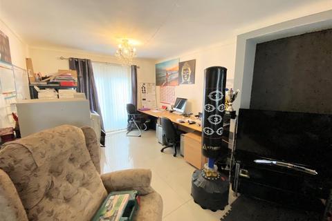 3 bedroom end of terrace house for sale - Adswood Road, Huyton, Liverpool