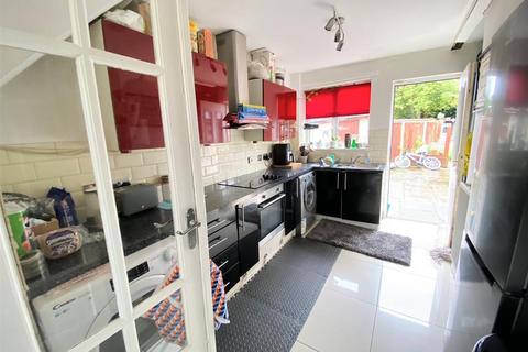 3 bedroom end of terrace house for sale - Adswood Road, Huyton, Liverpool