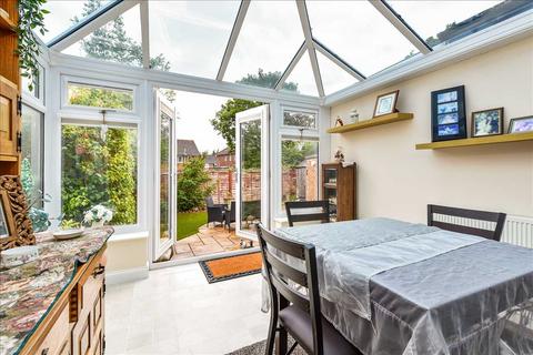 12 Ambledale, Sarisbury Green, Southampton, SO31 7BR