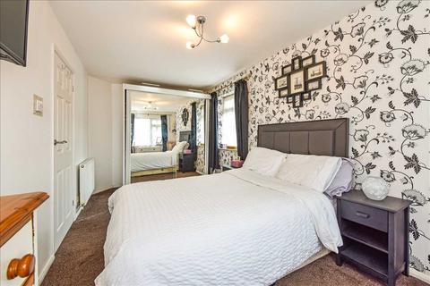 12 Ambledale, Sarisbury Green, Southampton, SO31 7BR