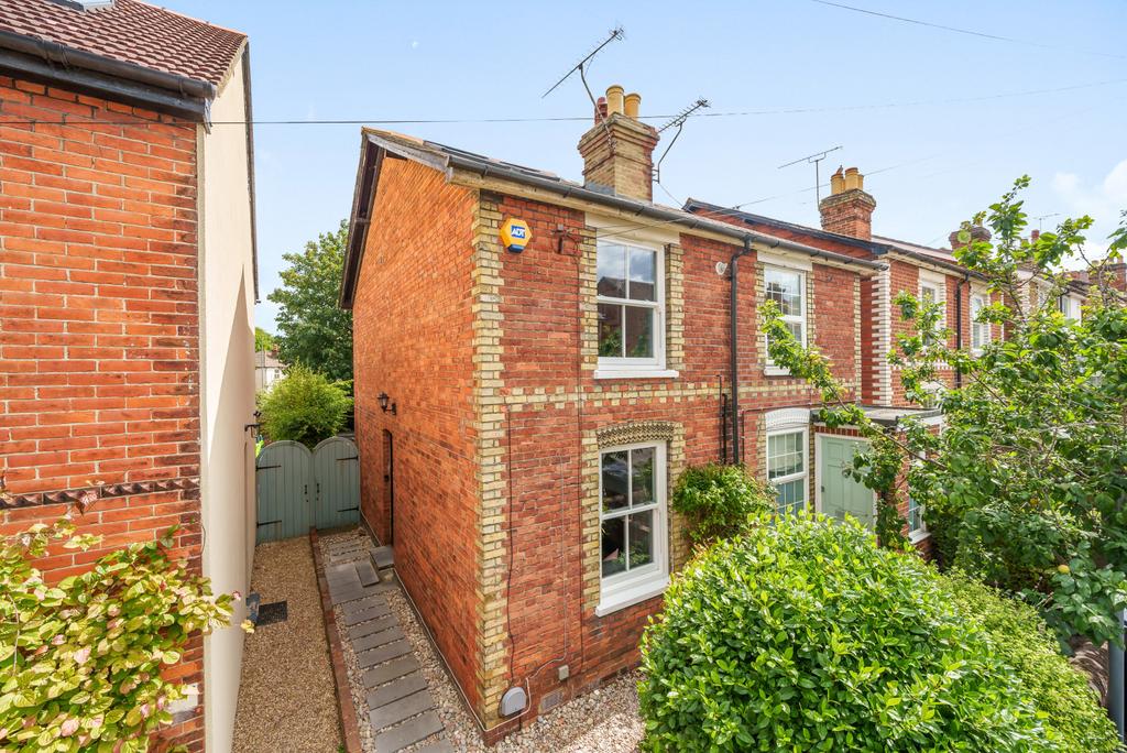 Ludlow Road, Guildford, GU2 3 bed semidetached house for sale £625,000