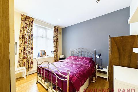 2 bedroom flat for sale, Ashbourne Avenue, Harrow, HA2