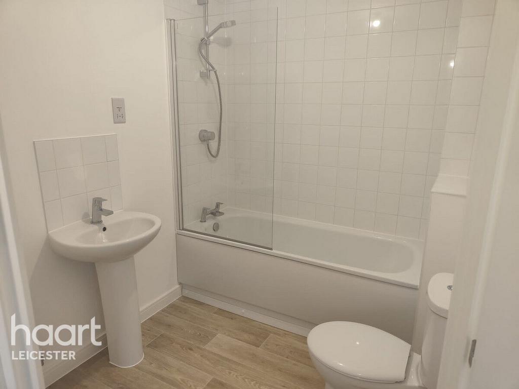 Penny Lane, Oadby 3 bed semidetached house for sale £160,000