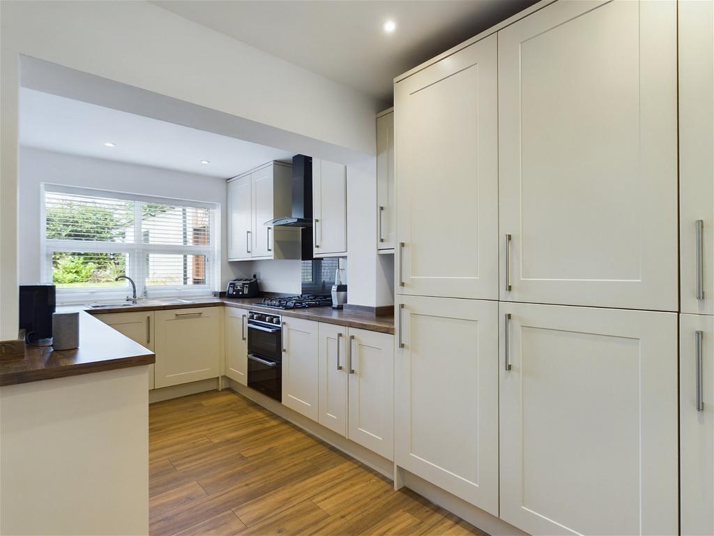 Fernhurst Gate, Aughton, L39 5ED 3 bed semidetached bungalow £280,000
