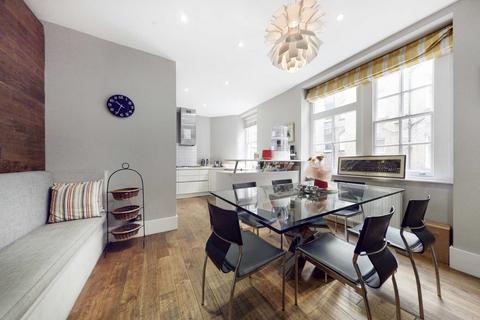 3 bedroom apartment for sale, Sandringham Court, Maida Vale, London, W9