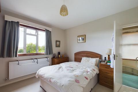 15 Rawlins Close, South Croydon, CR2 8JS