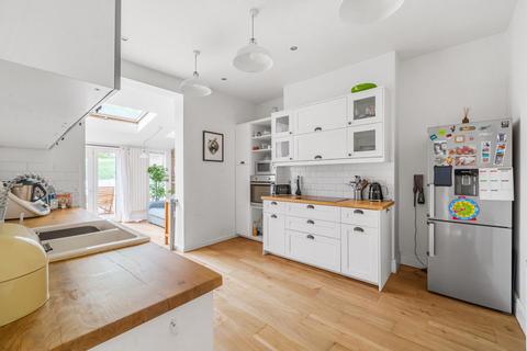 21 Abbotshall Road, London, SE6 1SQ