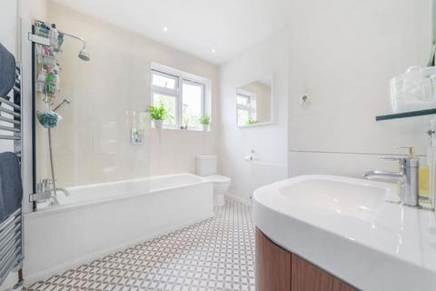 48 Sutherland Grove, London, SW18 5PU