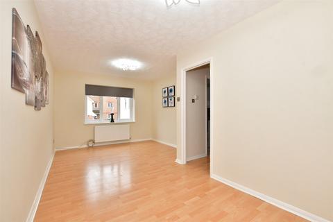 33 Eagle Close, Waltham Abbey, EN9 3NA